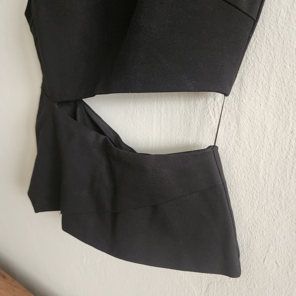 FRNCH Cut Out Top - Picture 9 of 11